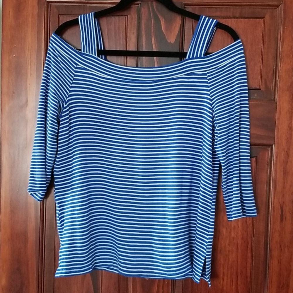 Cold shoulder top